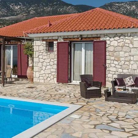 Villa Ilio Mare Villa's *