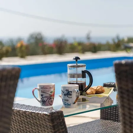 Ilio Mare Villa's Villa *