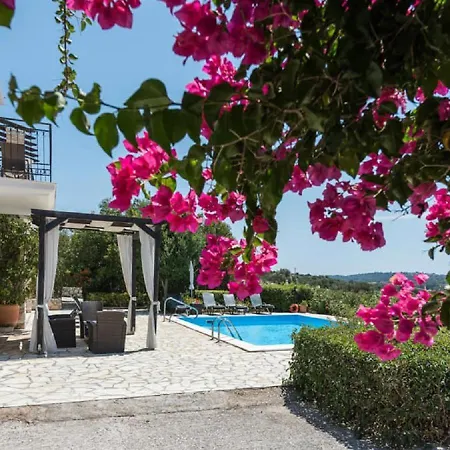 Villa Ilio Mare Villa's Mousata